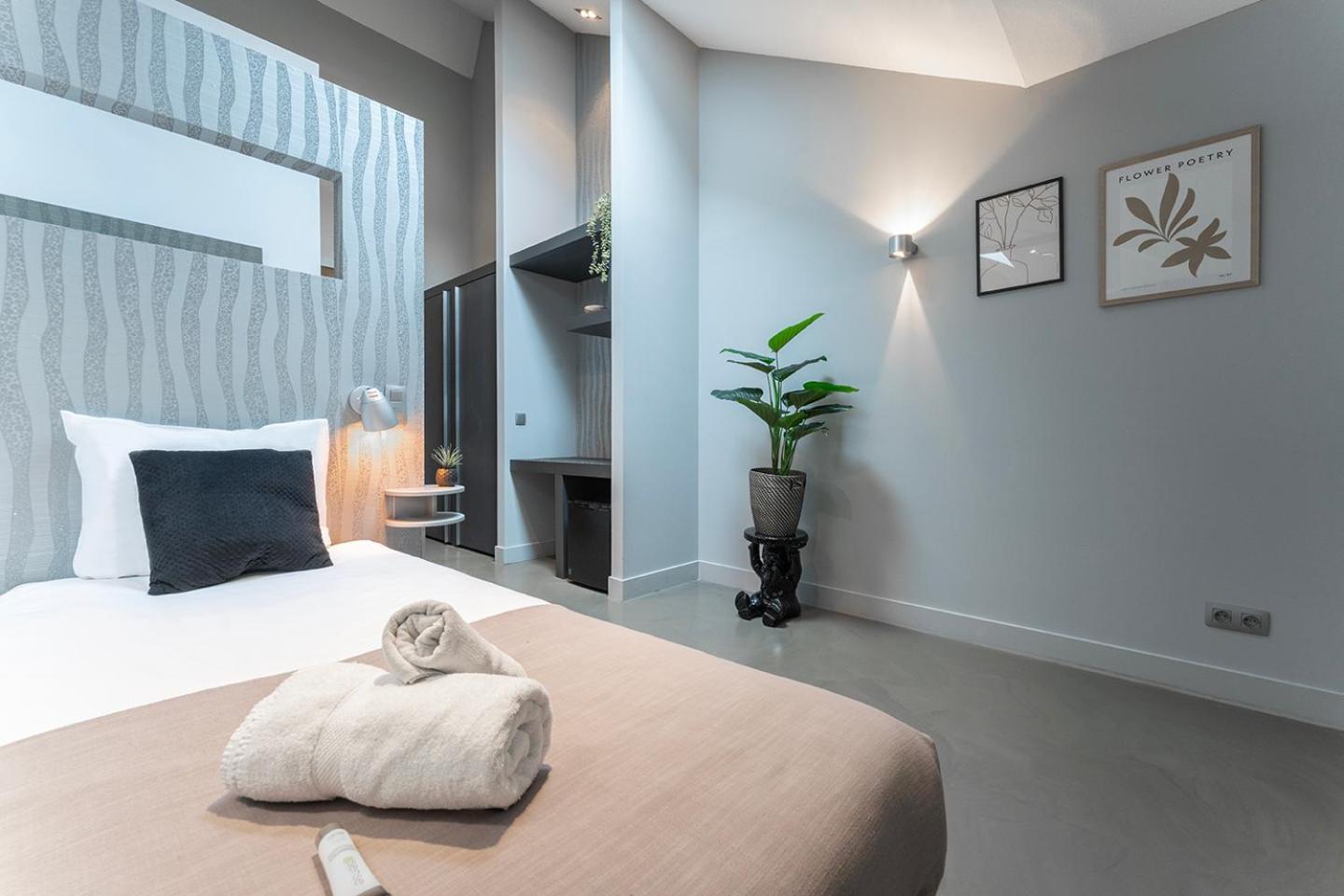 Suite With Wellness Nextdoor And Kitchen Access Oss Buitenkant foto